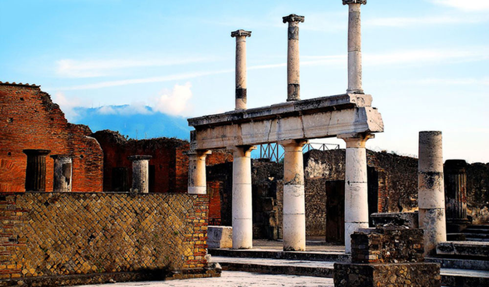 1 Ancient city of Pompeii
