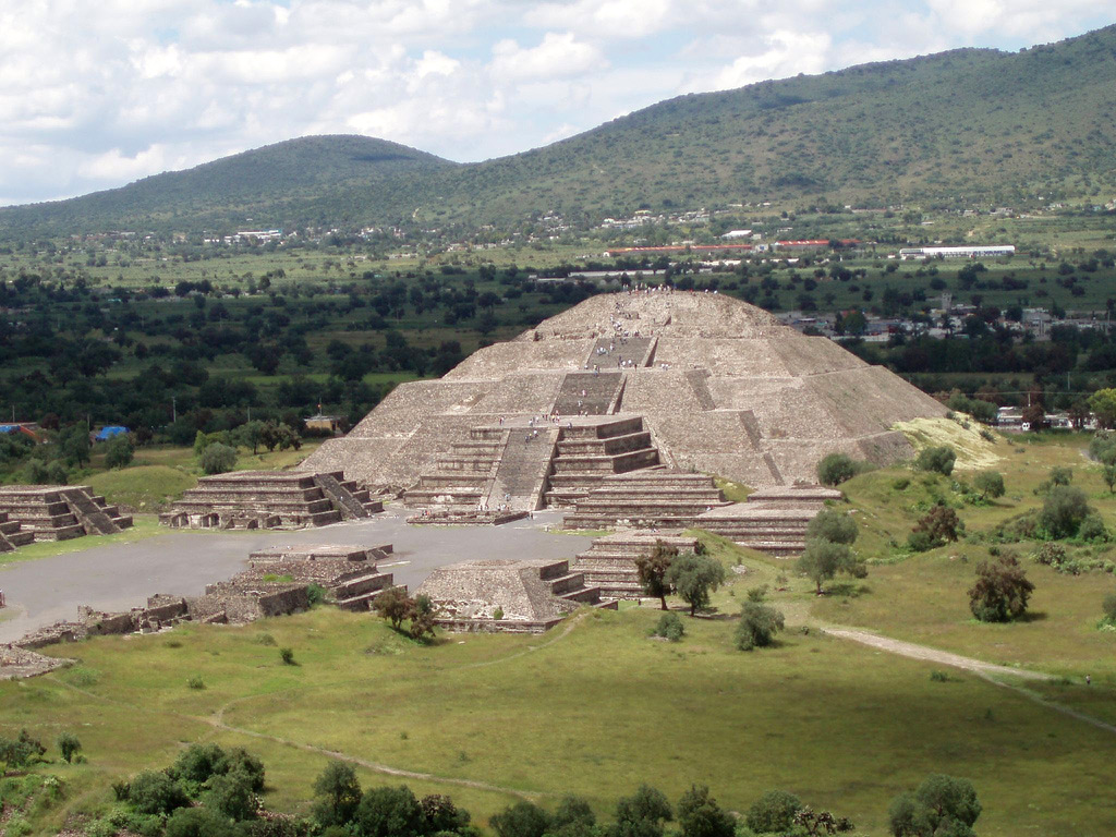2 The Mysterious Mayan pyramids